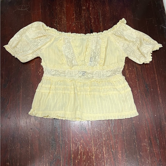 NWT Love Sam Babette Off The Shoulder Yellow Lace Trim Top - Picture 9 of 11